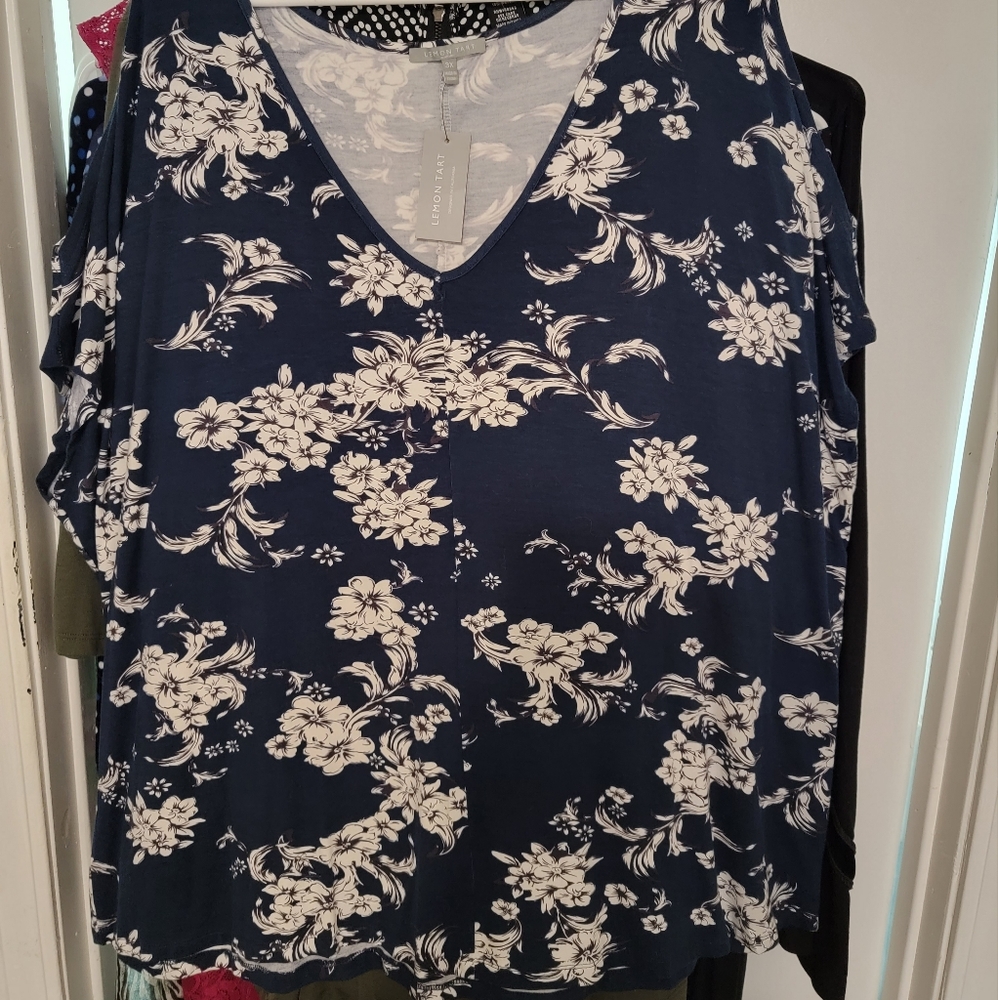 NWT Blue Floral Cold Shoulder Short Sleeve Top